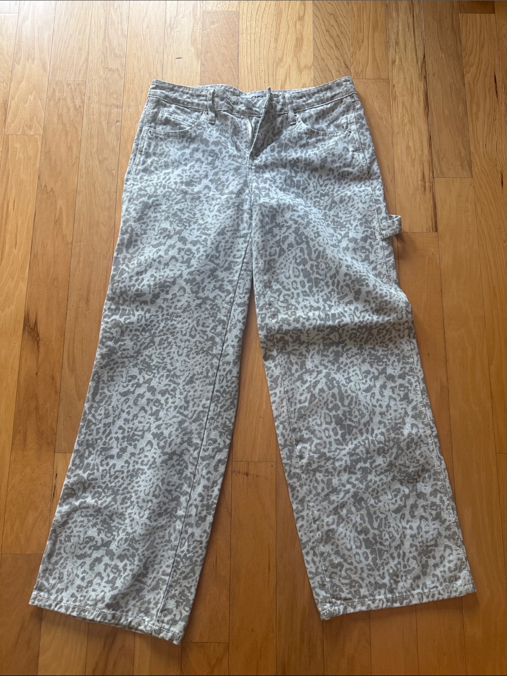 RSQ Wide-Leg Jeans in Gray Leopard Print